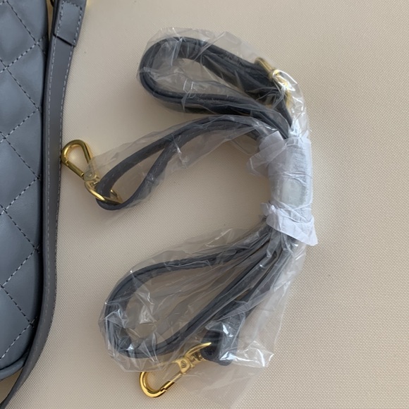 Inside label: 100% Leather, 100% Polyester, Made in China - Picture 9 of 16